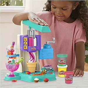 Play-Doh: Înghețată Curcubeu